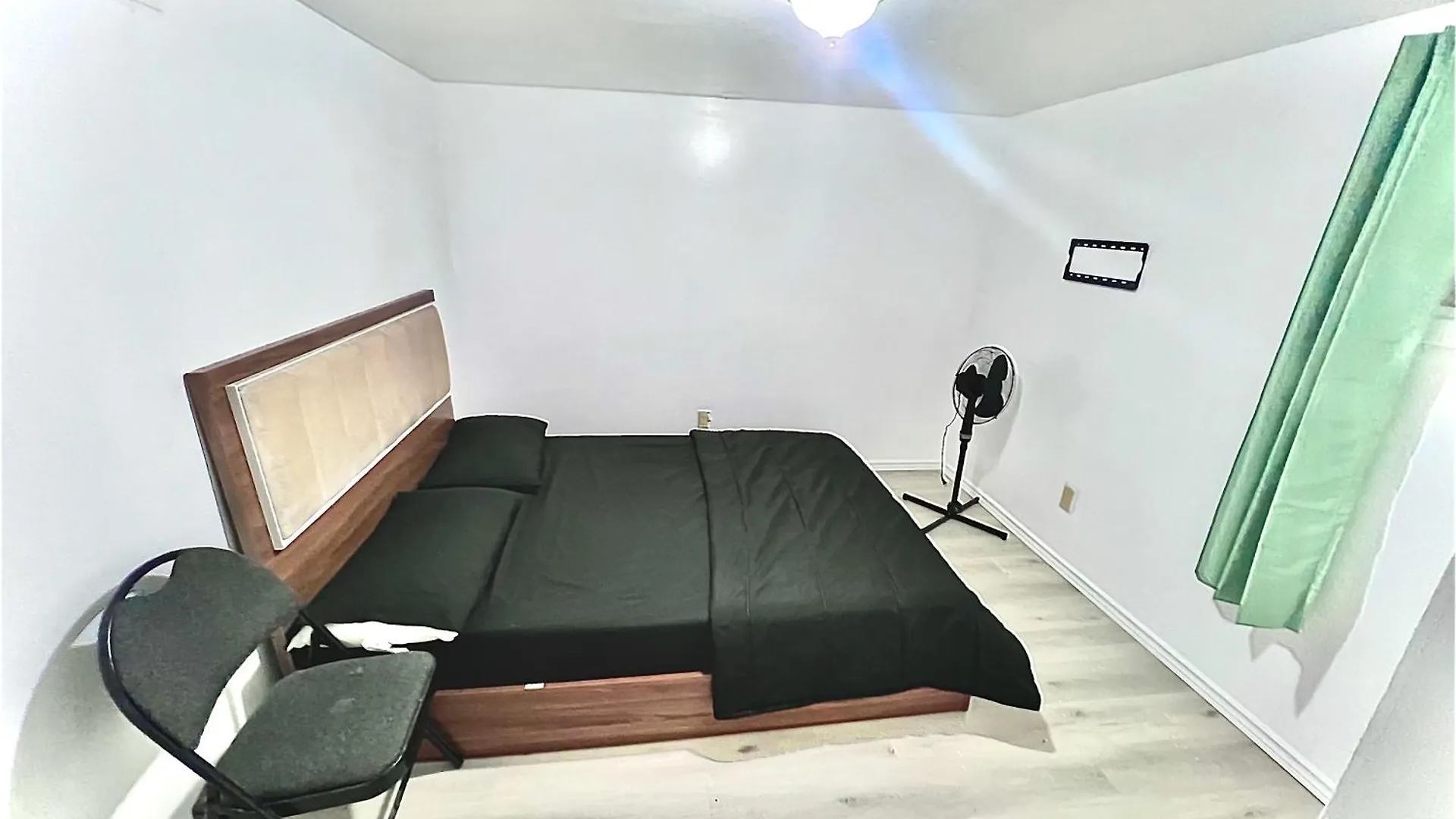 D7 Room Near Airport Brampton Canada