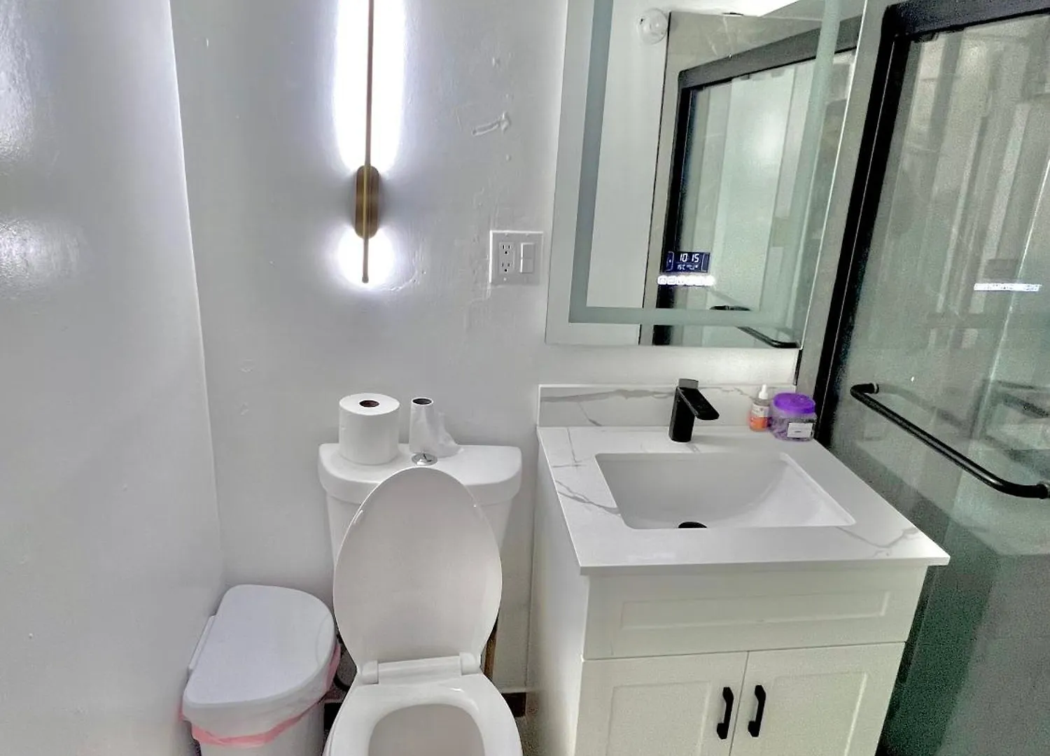 D7 Room Near Airport Brampton